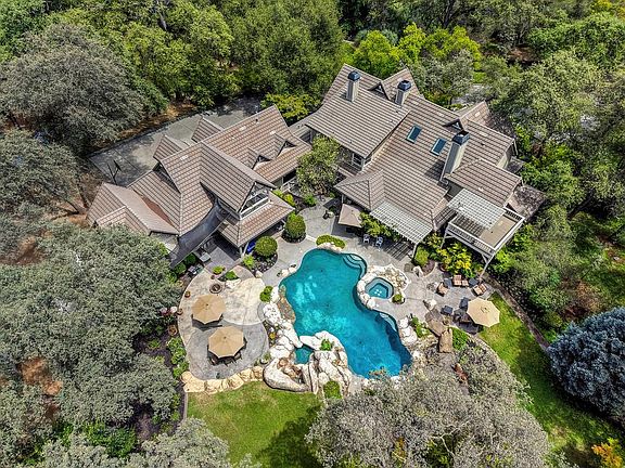 3rd image of 8500 Moss Ct