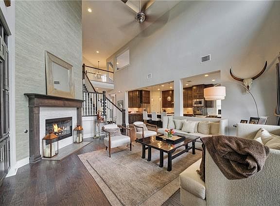 2nd image of 12704 Cricoli Dr