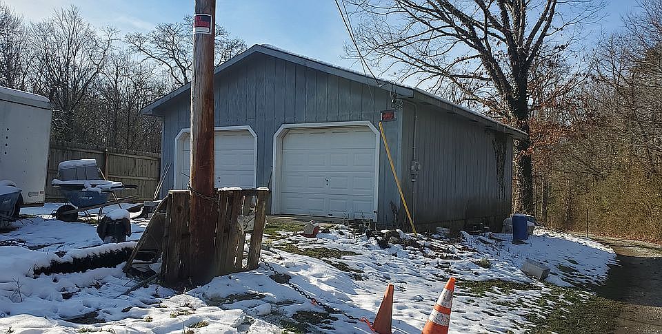2nd image of 4533 Fairmount Rd N