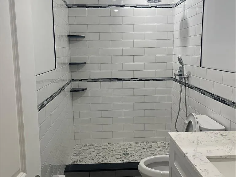139 S Main St — Photo 11