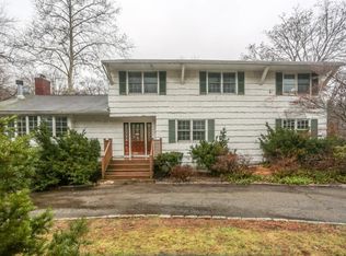 10 Pinehurst Dr, Purchase, NY 10577