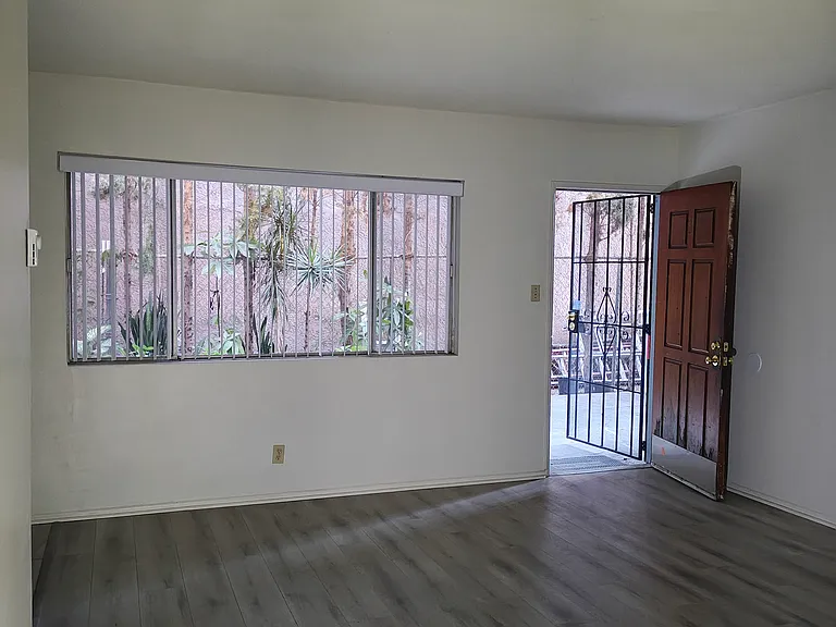 826 Gardenia Ave — Photo 13