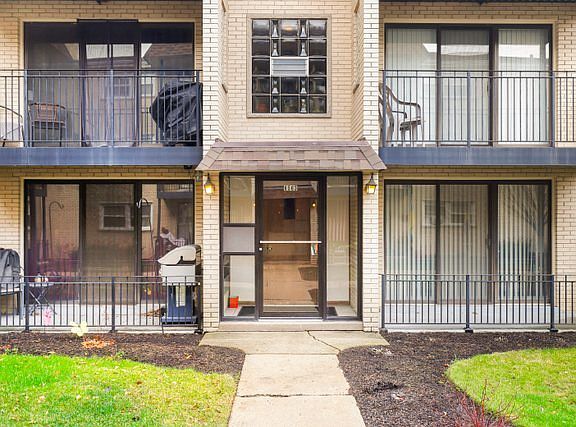 2nd image of 6563 N Harlem Ave APT 3E