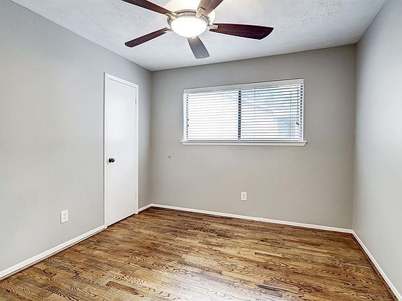 3rd image of 4023 Cedar Forest Dr