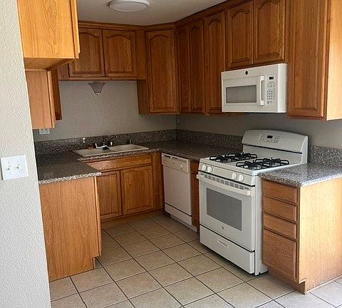3rd image of 1060 E Foothill Blvd