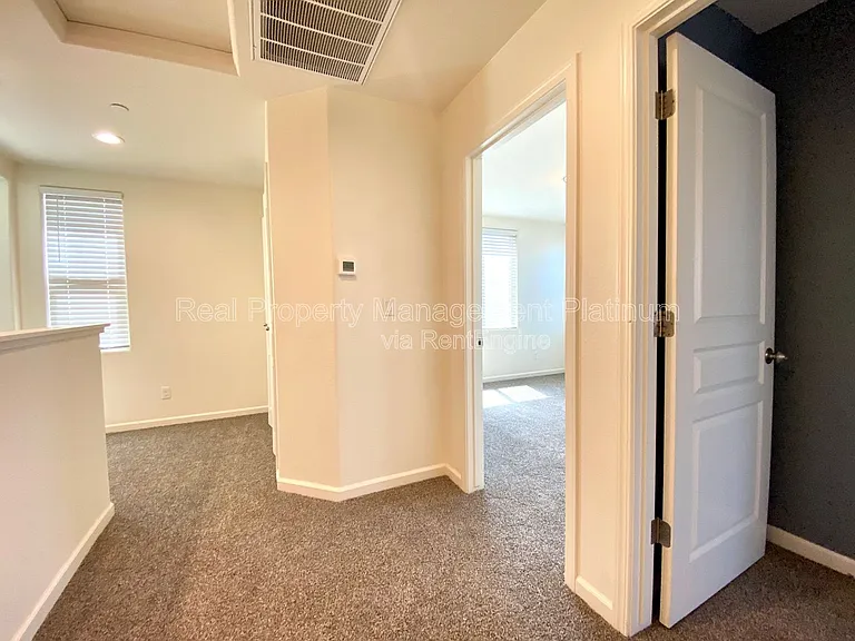 2534 Mustang Dr — Photo 29