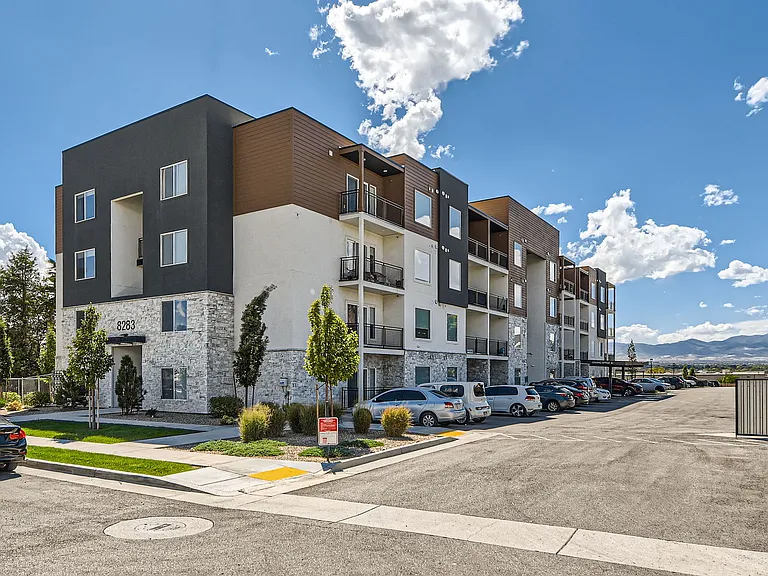Onyx Apartments — Photo 20