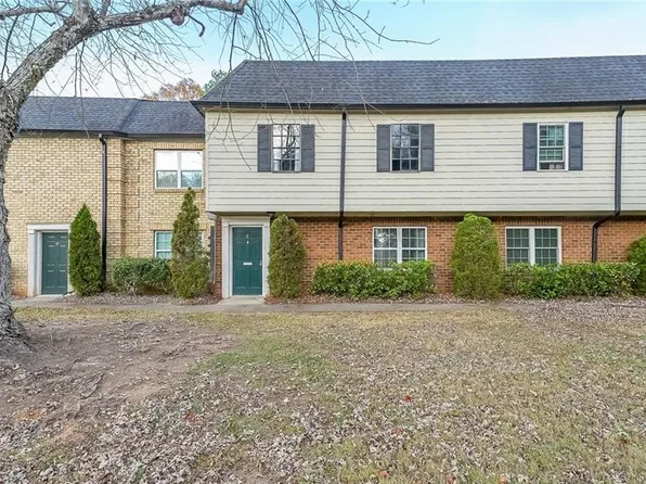 400 Winding River Dr Unit E, Atlanta, GA 30350