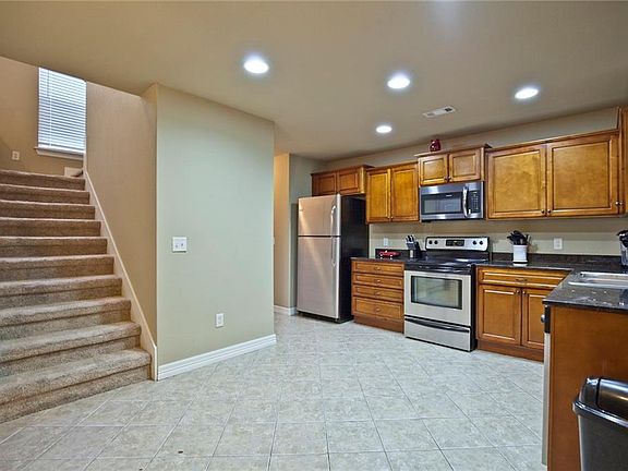 5th image of 2408 S 15th Pl