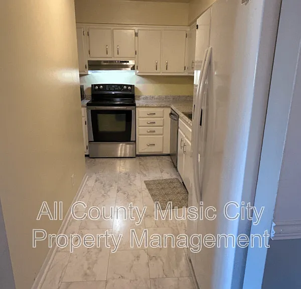 515 Basswood Ave #J-92 — Photo 6