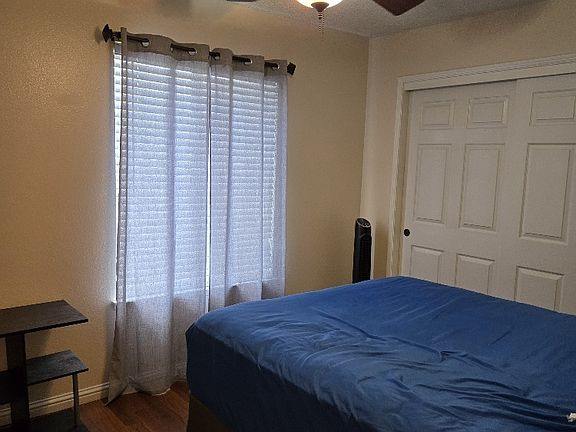 2nd image of 868 Rosewood Ln