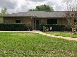 17154 Blackhawk Blvd, Friendswood, TX 77546