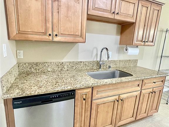 5th image of 2217 S Grand Ave APT 2