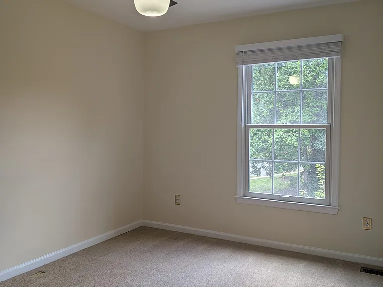 11908 Matthews Ct — Photo 21