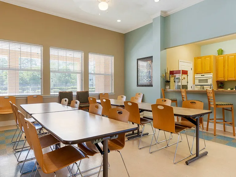 Ryan Oaks Apartments — Photo 13