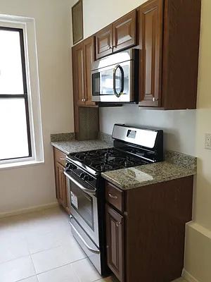 Rented by Bohemia Realty Group | media 19