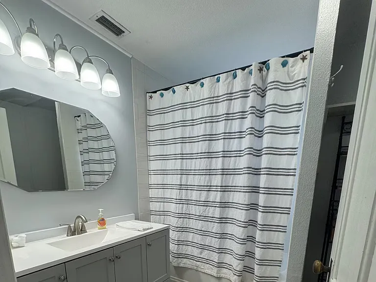 325 E Rich Ave — Photo 6