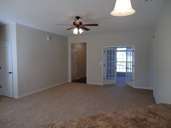 3rd image of 543 Brewer Dr