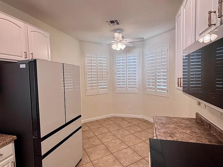 5606 W Saint Anne Ave — Photo 12