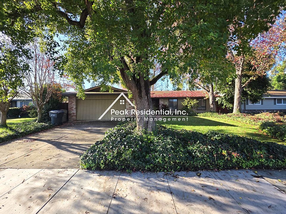 1st image of 16 Park Vista Cir