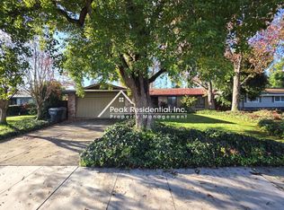 16 Park Vista Cir, Sacramento, CA