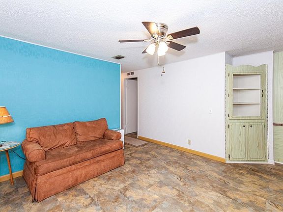 5th image of 878 Jolanda Cir