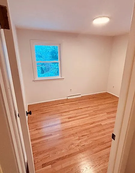 42 Young Ave — Photo 15