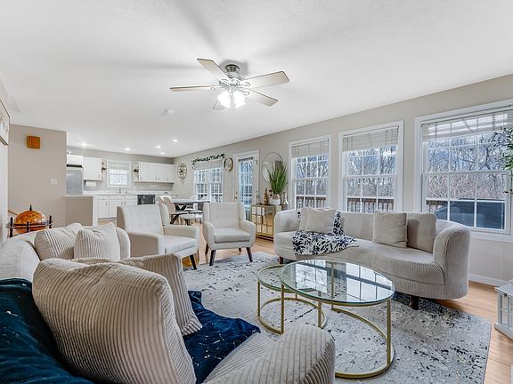 2nd image of 701 Park Side Ln