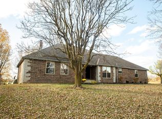 1905 N Farm Rd 197, Springfield, MO 65802