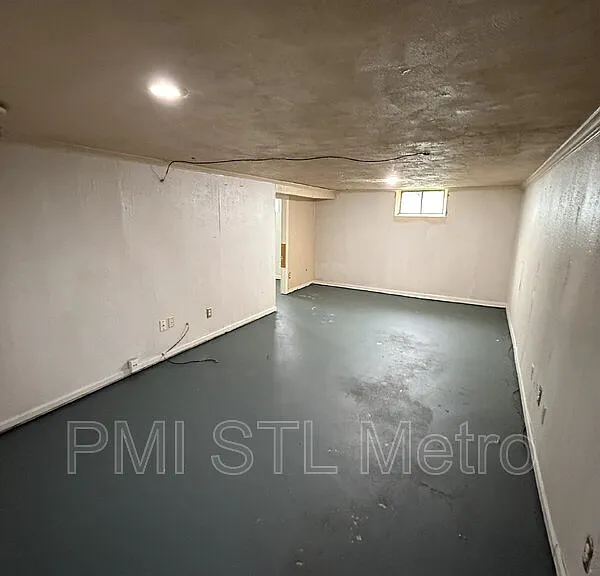 1230 Roxton Dr — Photo 10