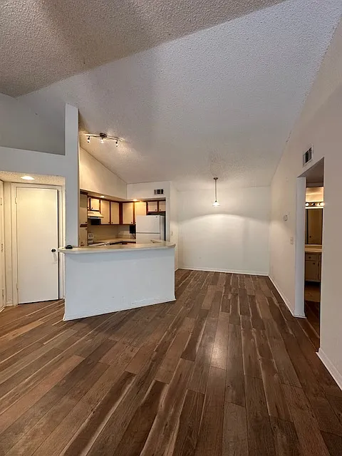4630 Commander Drive - 1034 — Photo 3