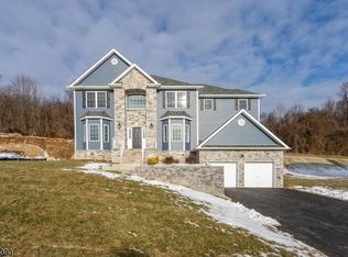 28 Mountain View Rd, Phillipsburg, NJ 08865