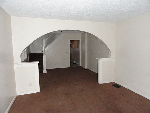 3rd image of 427 N Oakland Ave