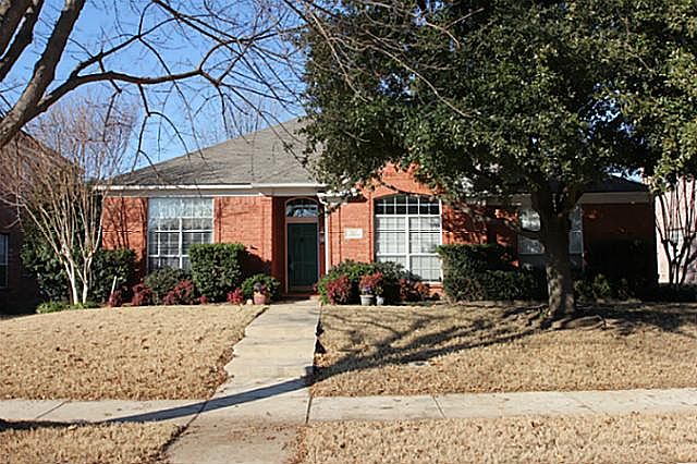 1st image of 137 Carrington Dr