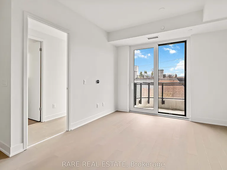 322 Dupont St #305 — Photo 7