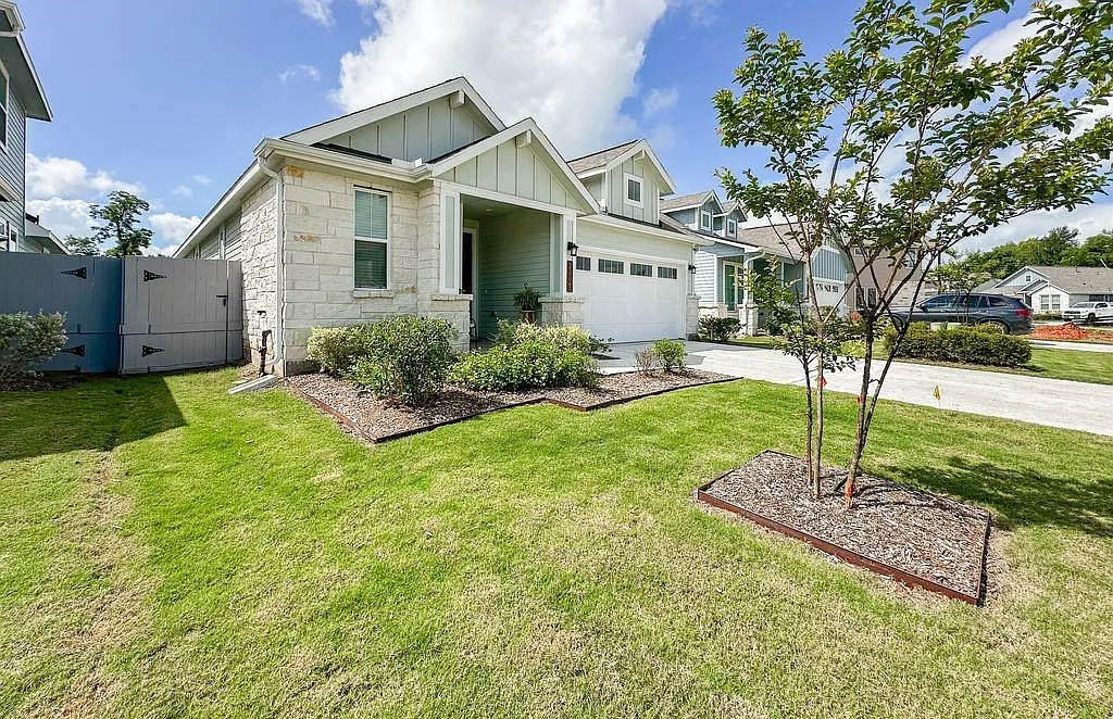 3 bed, 2.5 bath, 1807 sqft, $2,600 — Photo 4