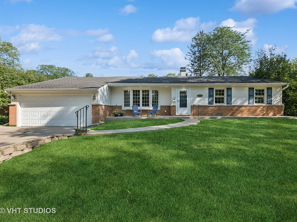 1st image of 1414 E Gloria Dr