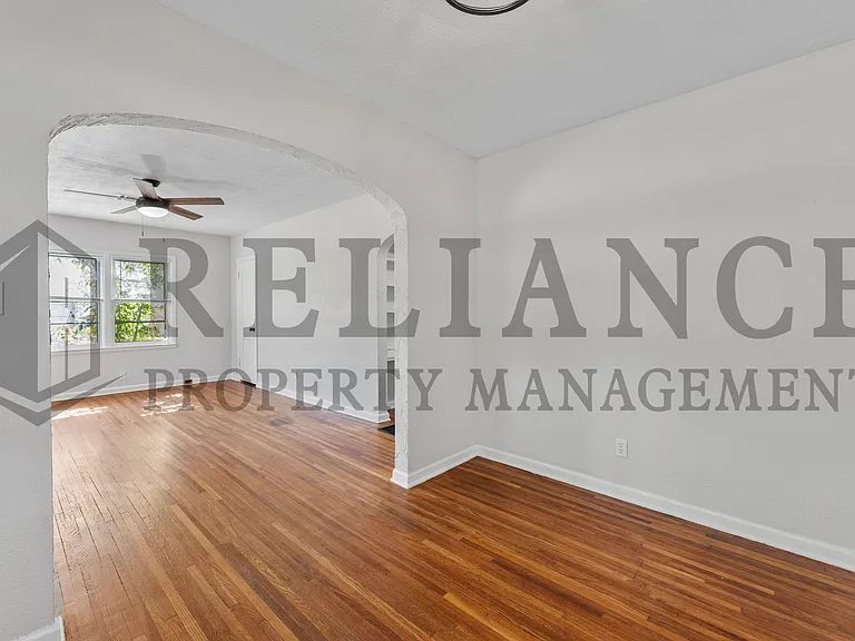 653 Harding St — Photo 4
