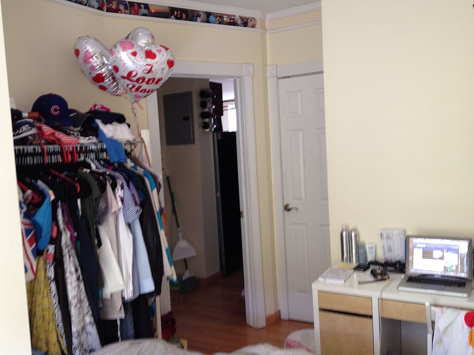 Entry to the room and closet