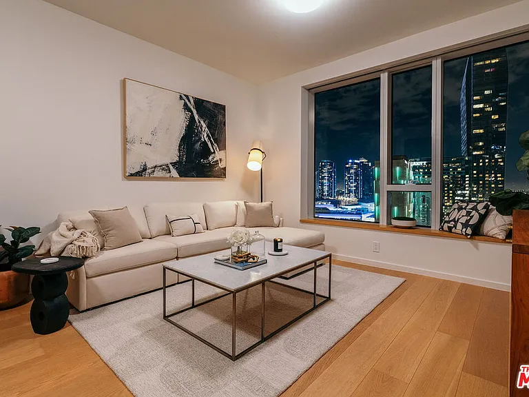 889 Francisco St #1801 — Photo 16