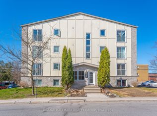 646 Cummings Ave #401, Ottawa, ON K1K 2K6