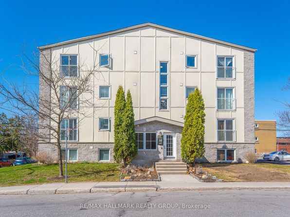 646 Cummings Ave #401, Ottawa, ON K1K 2K6