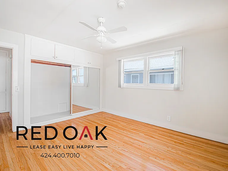 1148 S Sherbourne Dr #5 — Photo 3
