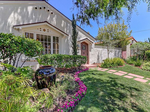 5th image of 1036 Cypress Ave