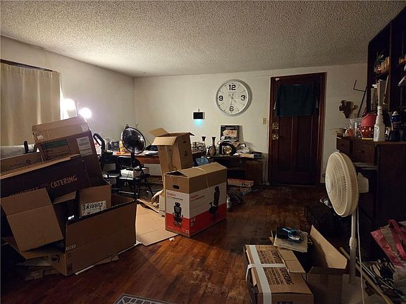 3rd image of 3833 Ruby Ave