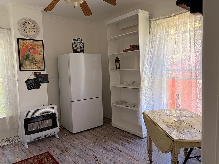 620 E Gansevoort St — Photo 22