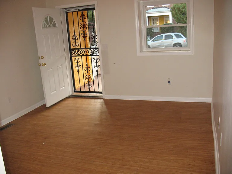 411 Rosecroft Ter — Photo 9