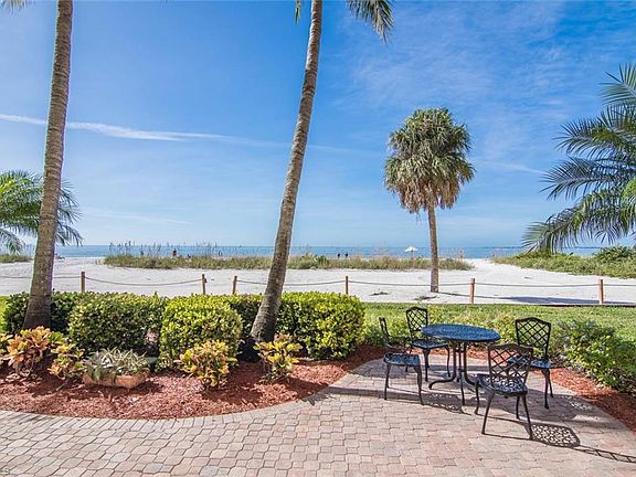 4th image of 600 Estero Blvd #201