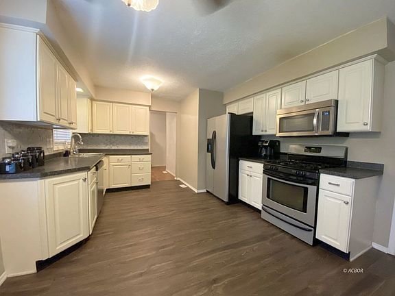2nd image of 5526 Fullview Heights Dr