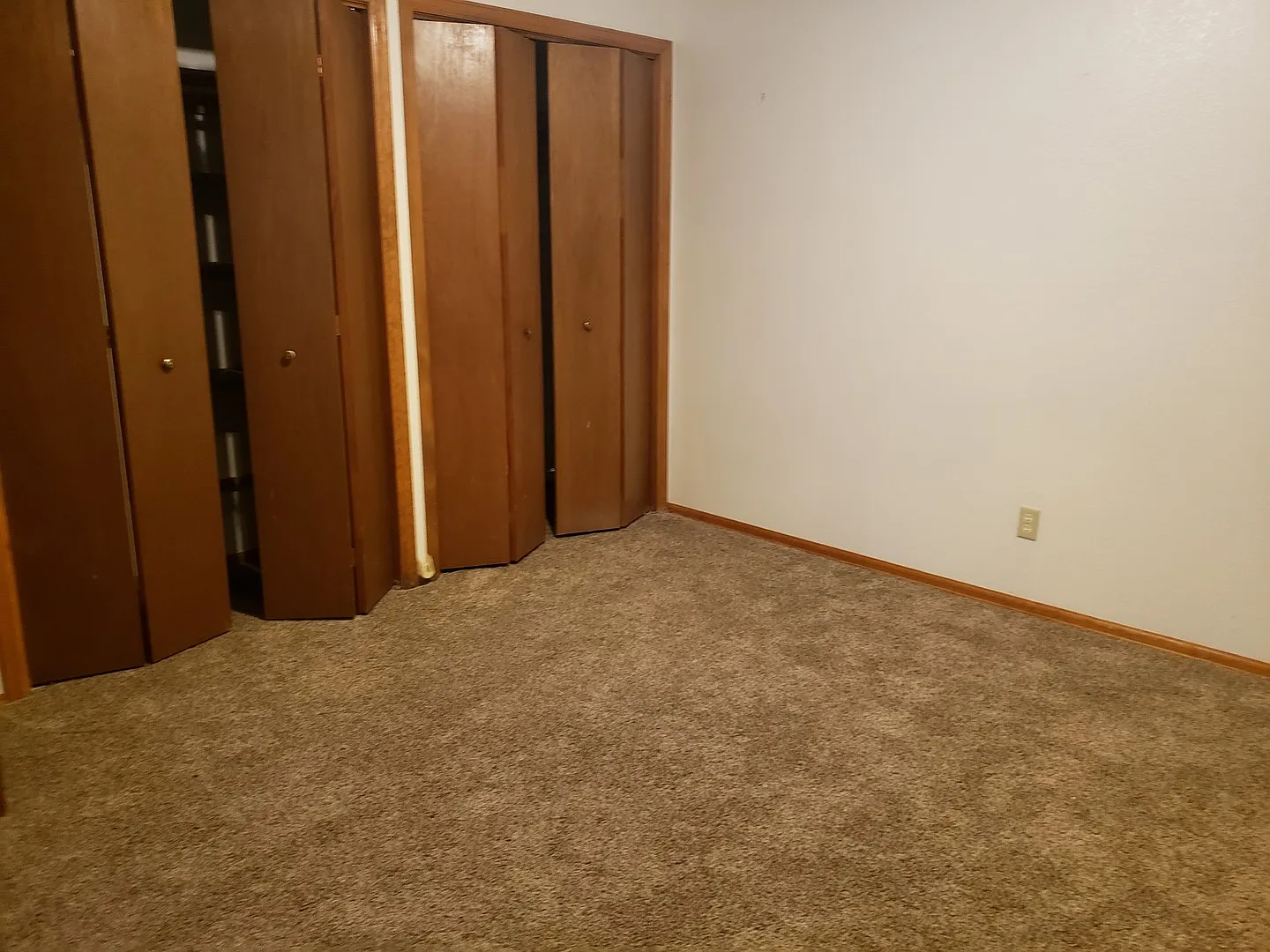 4 Bedroom Home in Old Farm — Photo 2